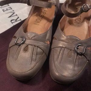 Karston women’s shoes. Grey, size 38